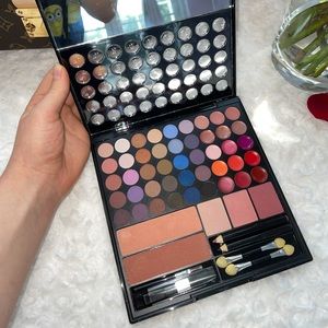 🚫SOLD🚫 Stila All-in-1 Eye, Face, & Lips Color Palette